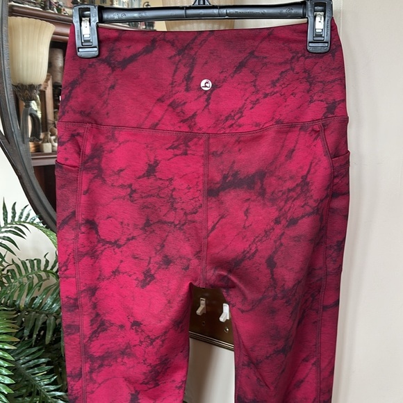 Brand New LegEnd Leggings Red Marble 7/8 High Waisted w/ Pockets Activewear - Picture 12 of 15